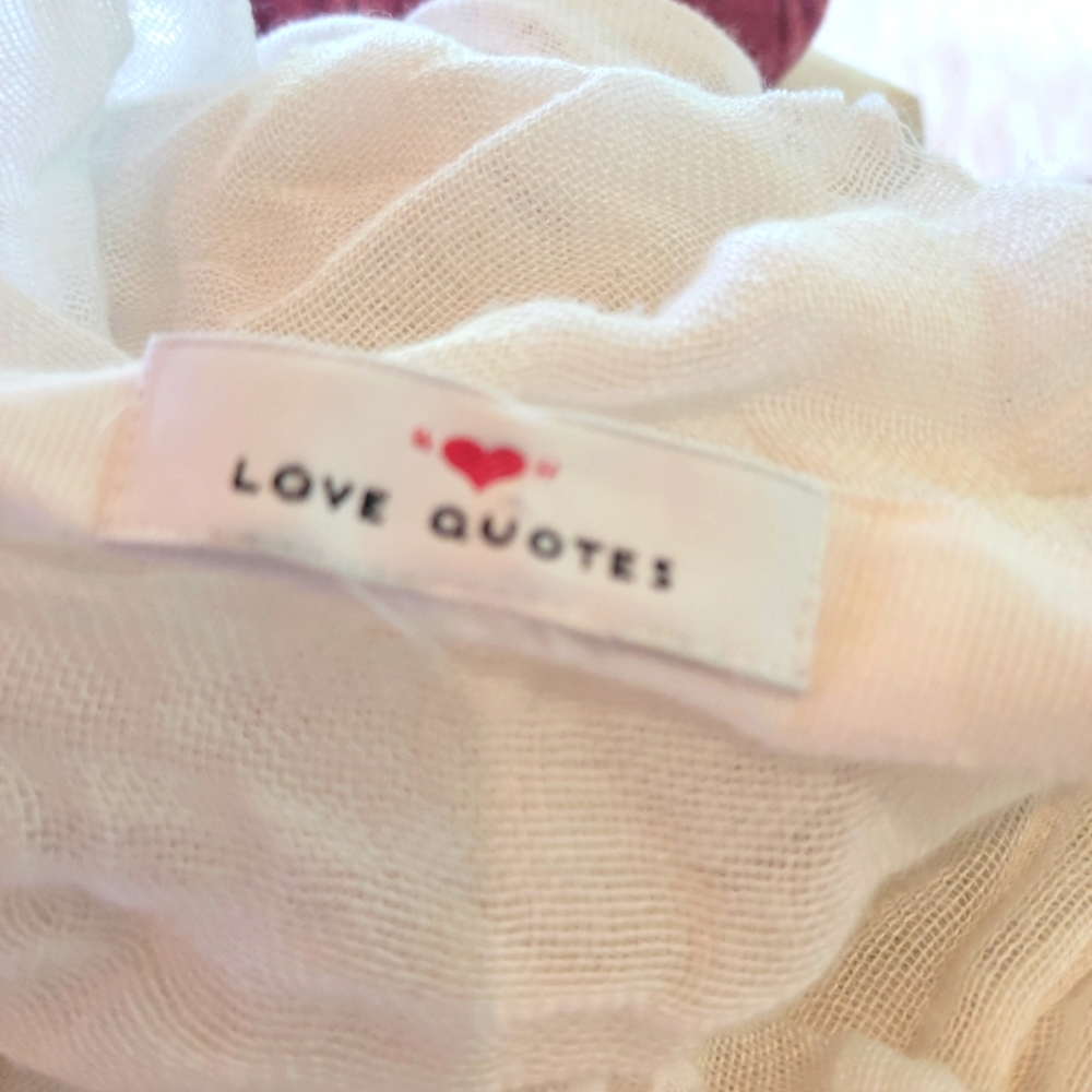 White Love Quotes Scraf